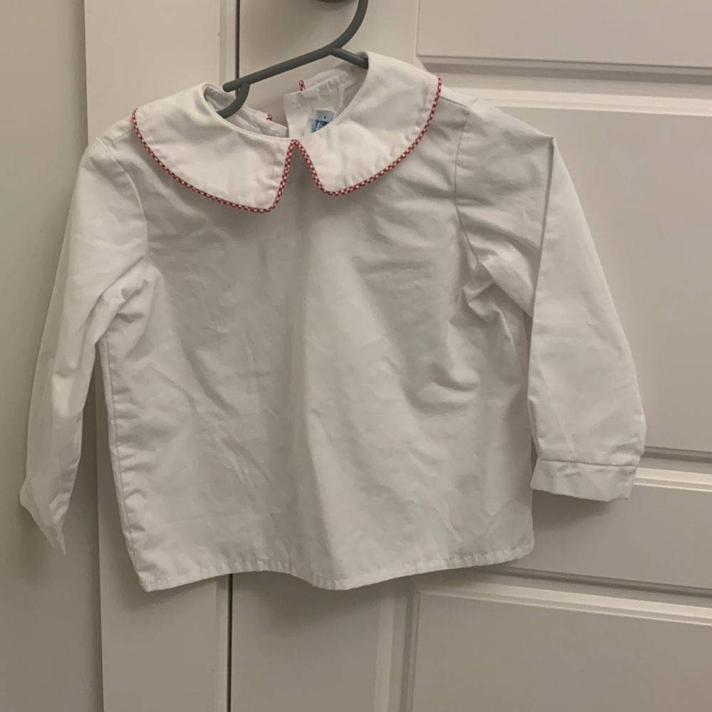 Peter Pan shirt with red neckline
